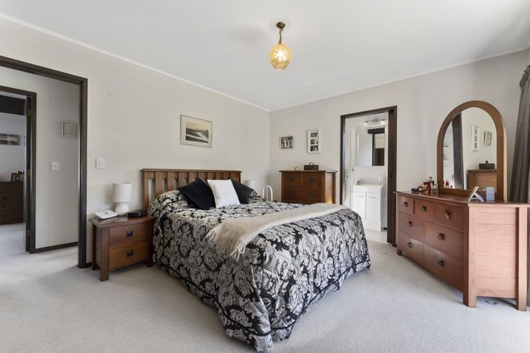 Photo of property in 20 Fairfax Terrace, Frankleigh Park, New Plymouth, 4310