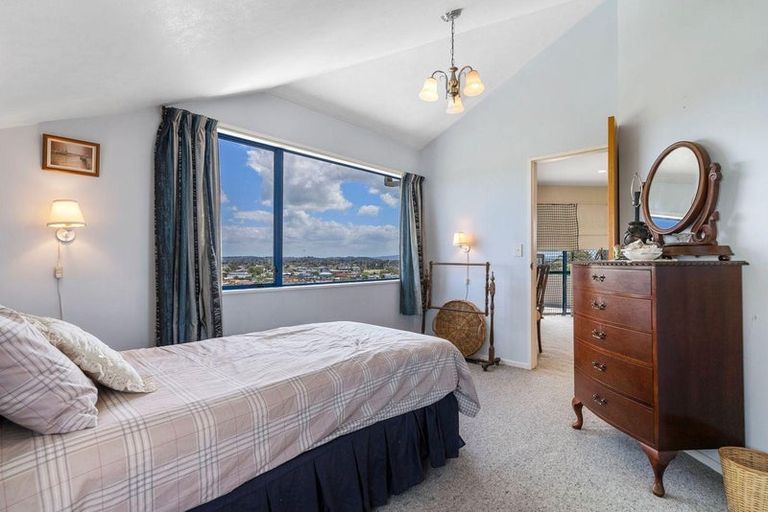 Photo of property in 40 Mccahill Views, Botany Downs, Auckland, 2010