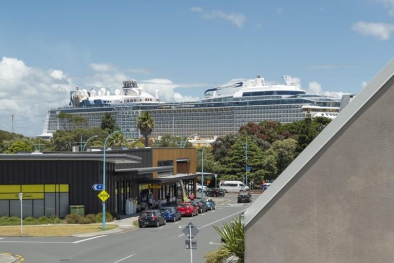 Photo of property in 2/50 May Street, Mount Maunganui, 3116