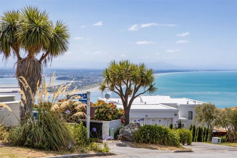 Photo of property in 18 Highview Lane, Scarborough, Christchurch, 8081