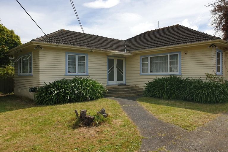 Photo of property in 5 Foster Street, Taita, Lower Hutt, 5011