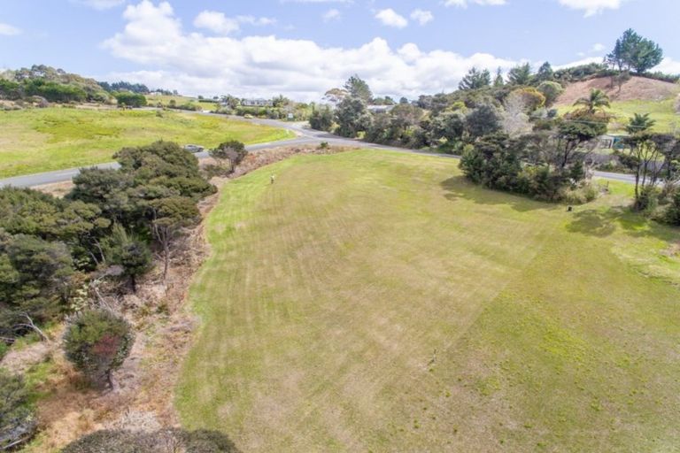 Photo of property in 1 Pekama Drive, Cable Bay, 0420