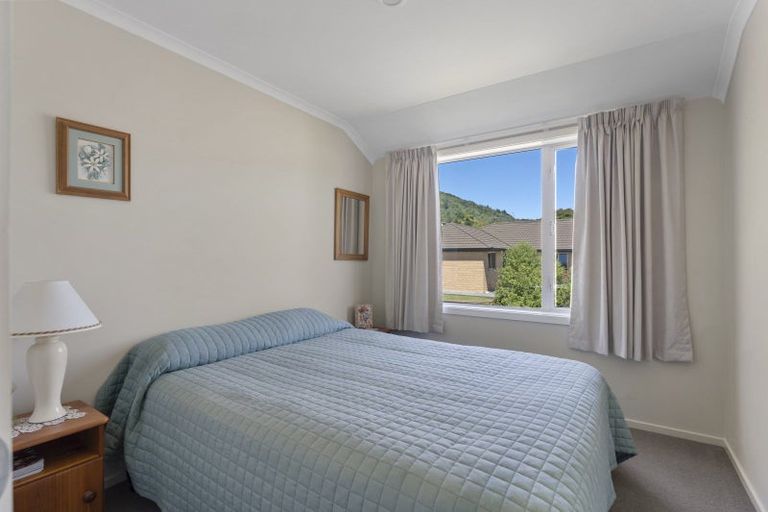 Photo of property in 118 Milton Terrace, Picton, 7220