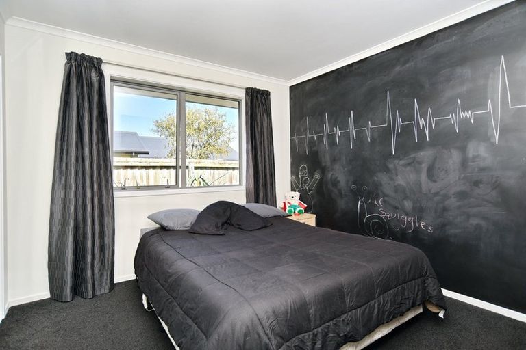 Photo of property in 34 Puhara Avenue, Parklands, Christchurch, 8083