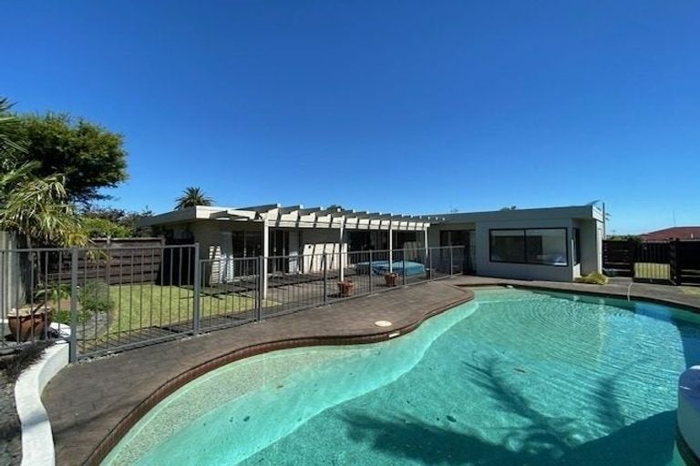 Photo of property in 21a Bramley Drive, Farm Cove, Auckland, 2012