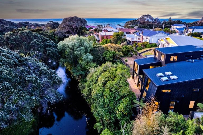 Photo of property in 12a Baring Terrace, Strandon, New Plymouth, 4312