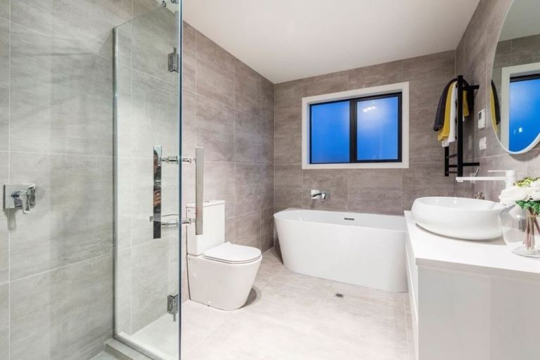 Photo of property in 7 Headland Drive, Long Bay, Auckland, 0630