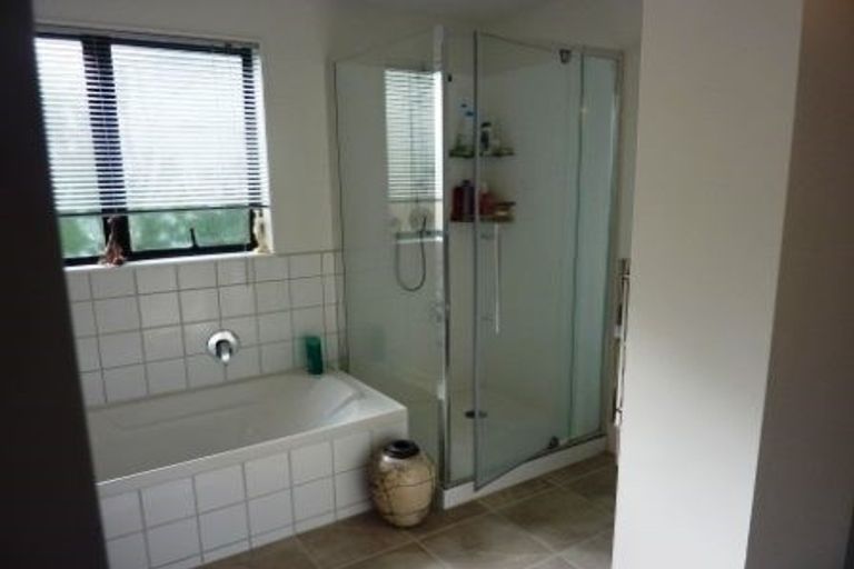 Photo of property in 1/12 Hebron Road, Waiake, Auckland, 0630