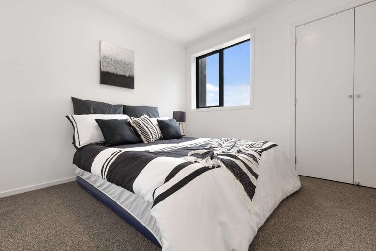 Photo of property in 1 Kaimai Avenue, Massey, 0614
