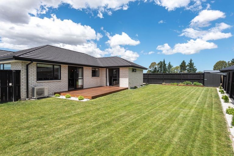 Photo of property in 160 Shillingford Boulevard, Rolleston, 7615