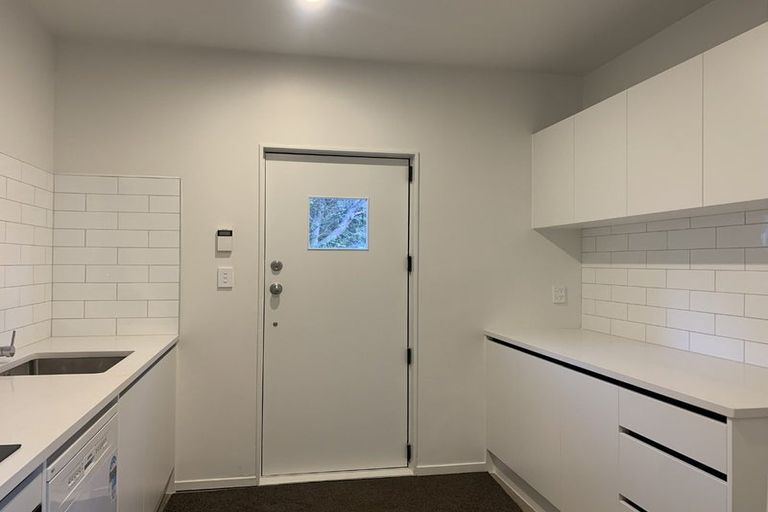 Photo of property in 17 Sun Place, Henderson, Auckland, 0612