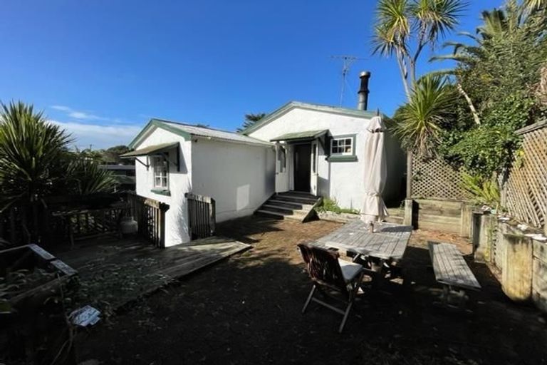 Photo of property in 38 Hythe Terrace, Mairangi Bay, Auckland, 0630
