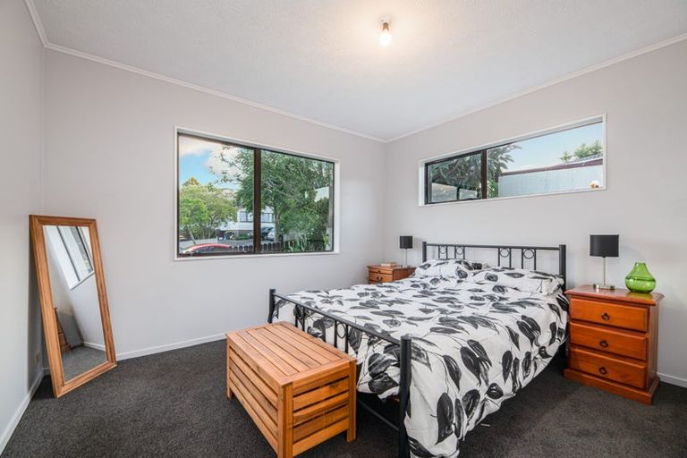 Photo of property in 14 Alidade Place, Massey, Auckland, 0614