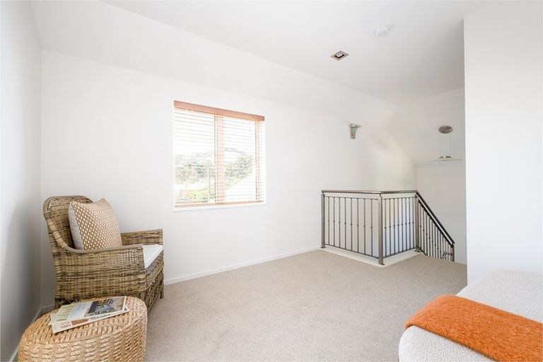 Photo of property in 22b Taupata Street, Redcliffs, Christchurch, 8081