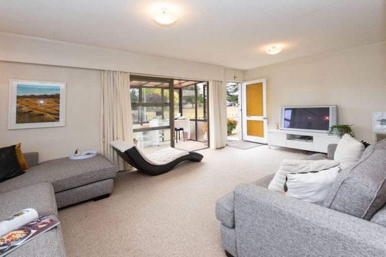 Photo of property in 2/77 Stanniland Street, Sunnyhills, Auckland, 2010