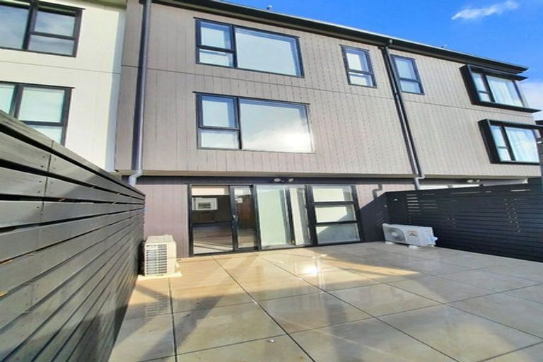 Photo of property in 15 Ara Mara Hua, Henderson, Auckland, 0612