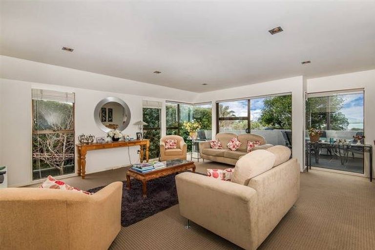 Photo of property in 2/4 Prospect Terrace, Milford, Auckland, 0620