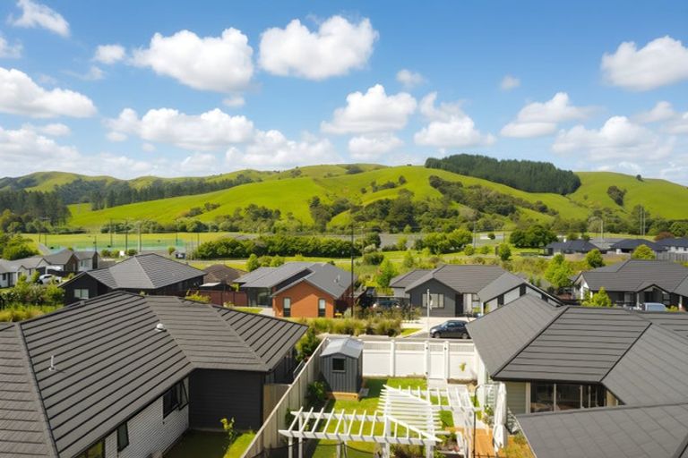 Photo of property in 5 Awa Avenue, Helensville, 0800