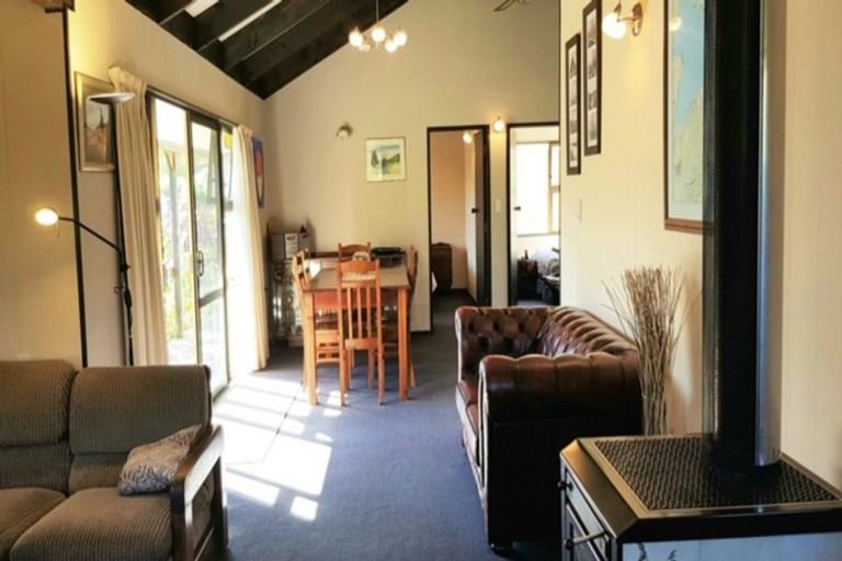 Photo of property in 76 Kinloch Road, Kinloch, Taupo, 3377