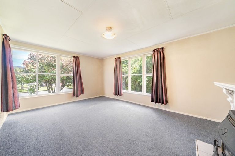 Photo of property in 2 Mary Crescent, Elderslea, Upper Hutt, 5018