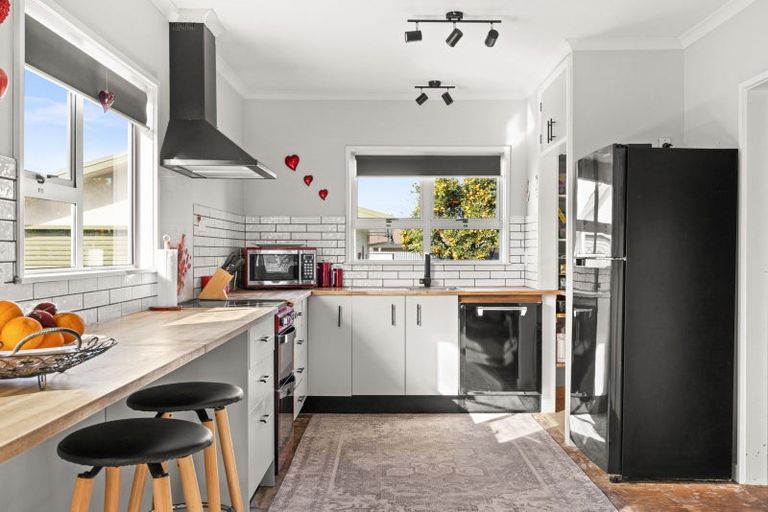 Photo of property in 7 Totara Street, Taradale, Napier, 4112