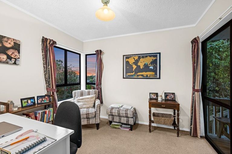 Photo of property in 24 Kenneth Hopper Place, Manly, Whangaparaoa, 0930