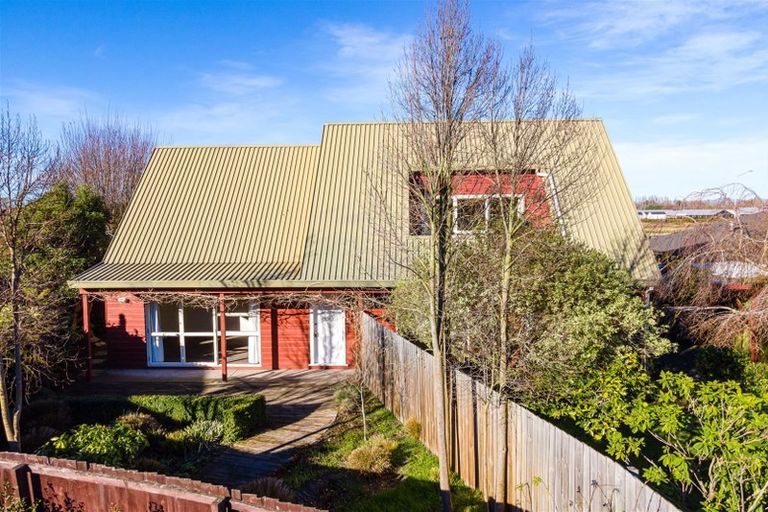 Photo of property in 12 Langham Place, Redwood, Christchurch, 8051