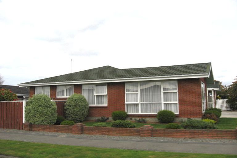 Photo of property in 2/16 Apollo Place, Papanui, Christchurch, 8052