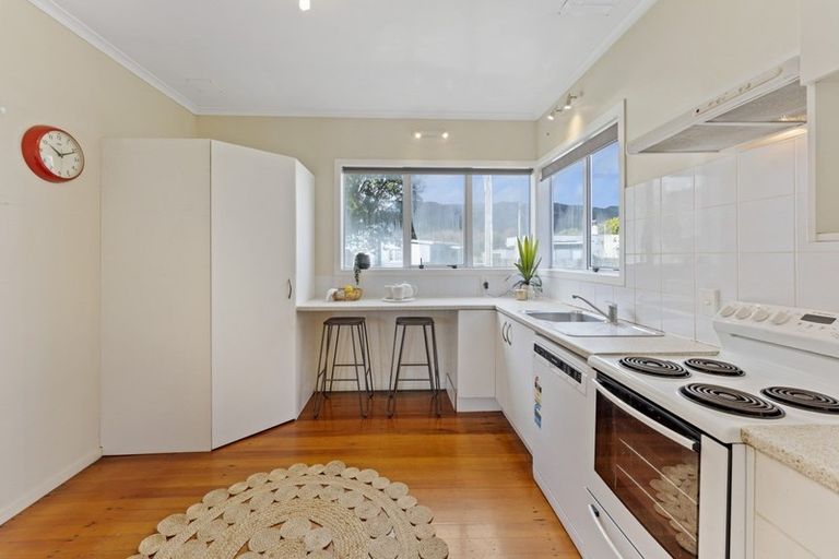 Photo of property in 45 Durham Crescent, Fairfield, Lower Hutt, 5011