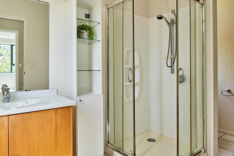 Photo of property in 1/30 Sailmaker Close, Whitby, Porirua, 5024