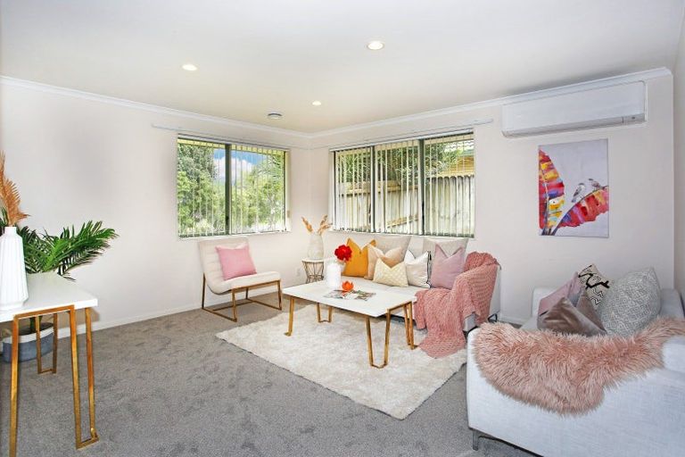 Photo of property in 8 Marlon Lane, East Tamaki, Auckland, 2016