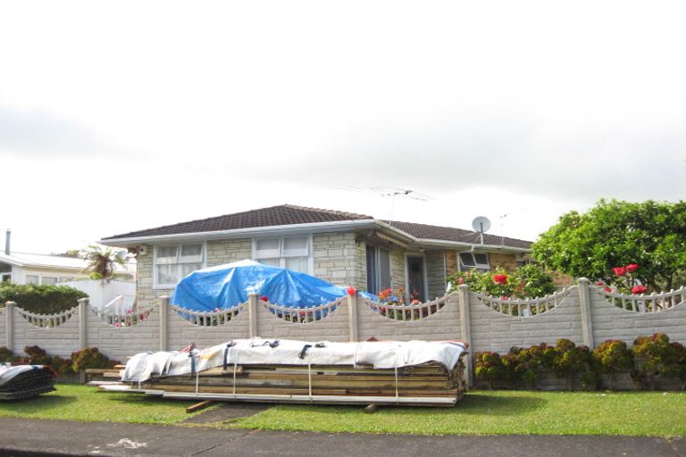 Photo of property in 15 Marybeth Place, Rosehill, Papakura, 2113
