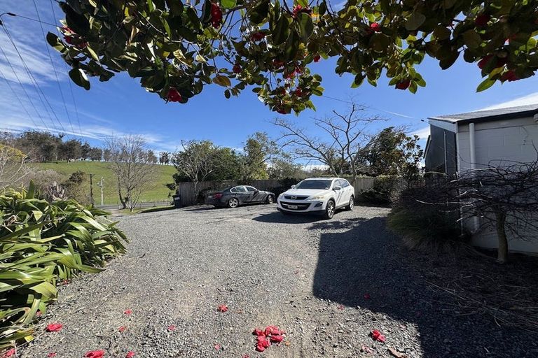Photo of property in 43 Great North Road, Waipawa, 4210