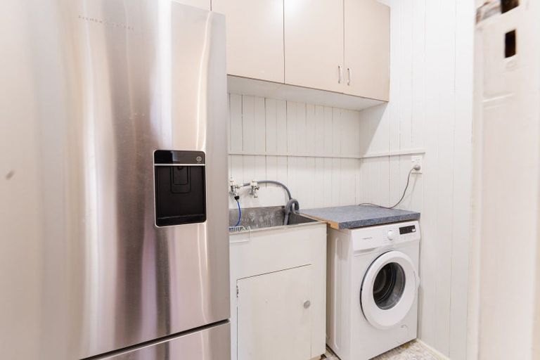 Photo of property in 19 Mornington Road, Balaclava, Dunedin, 9011