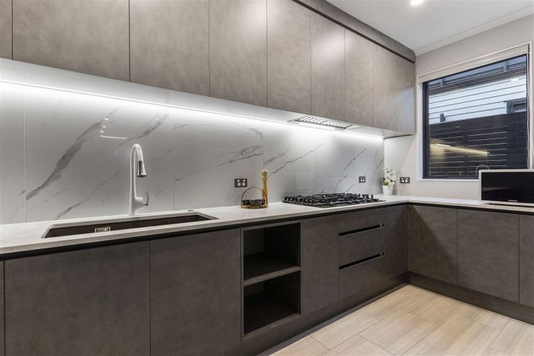 Photo of property in 7 Ruku Street, Long Bay, Auckland, 0630