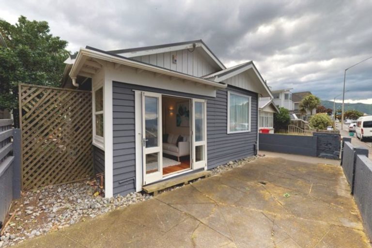 Photo of property in 237 The Esplanade, Petone, Lower Hutt, 5012