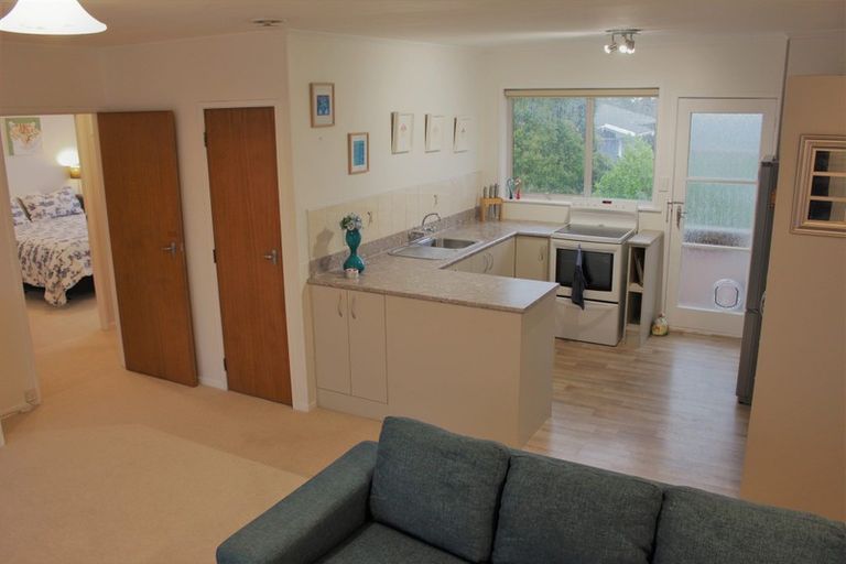 Photo of property in 2/1 Bodi Place, Te Atatu South, Auckland, 0610