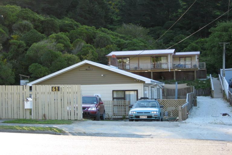 Photo of property in 61 Wairau Road, Picton, 7220