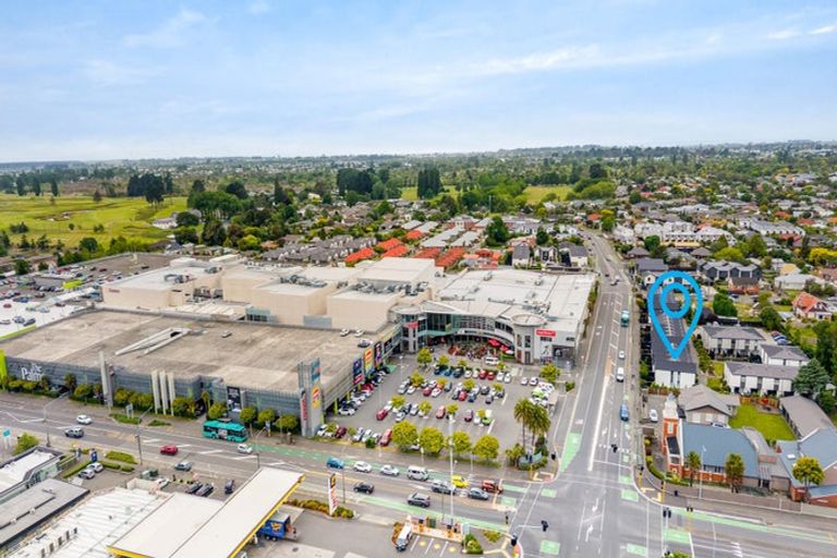 Photo of property in 2/8 New Brighton Road, Shirley, Christchurch, 8061