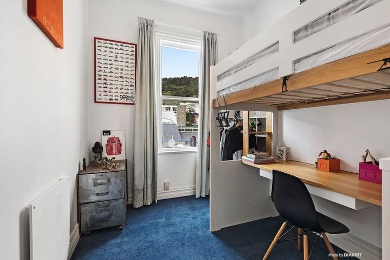 Photo of property in 18 Queen Street, Mount Victoria, Wellington, 6011