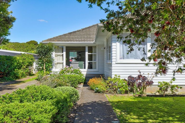 Photo of property in 4 Chesney Street, Avalon, Lower Hutt, 5011