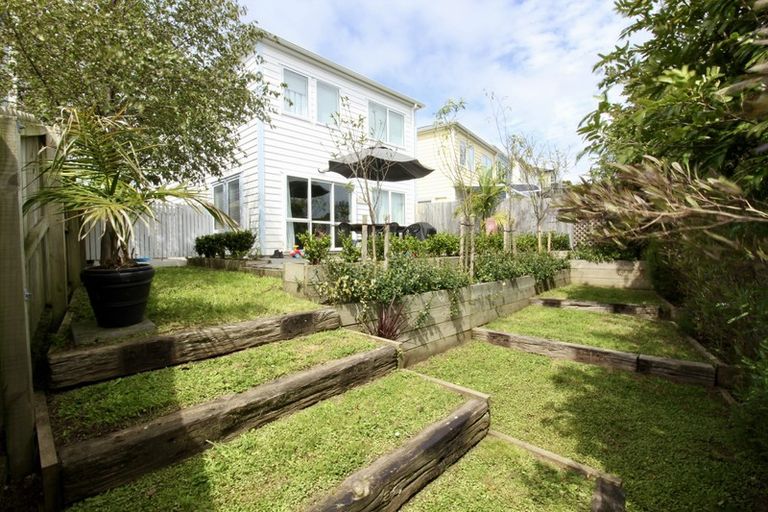 Photo of property in 122 Joseph Street, Flat Bush, Auckland, 2019