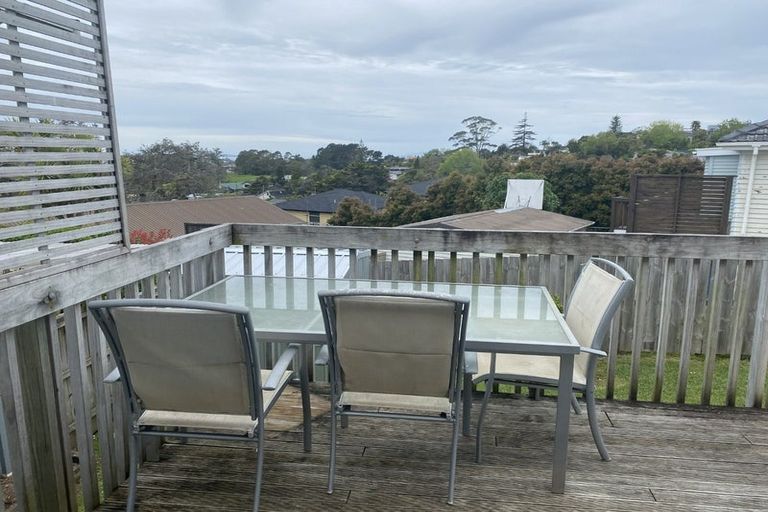 Photo of property in 2/67 Carlisle Road, Torbay, Auckland, 0630