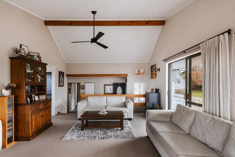 Photo of property in 103 Harbour View Road, Omokoroa, 3114