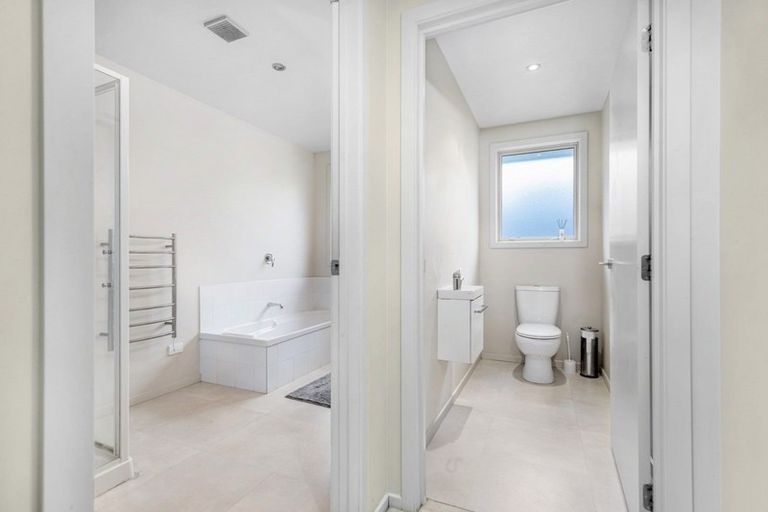 Photo of property in 66 Onslow Road, Lake Hayes, Queenstown, 9304