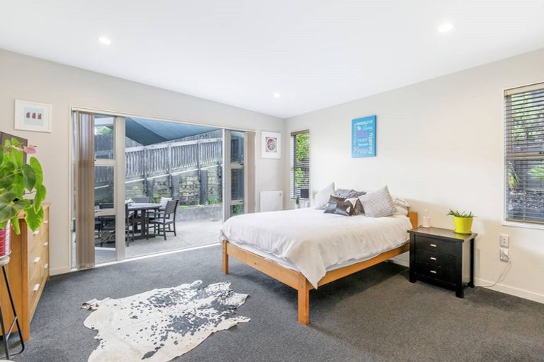 Photo of property in 24 Kittiwake Drive, Schnapper Rock, Auckland, 0632