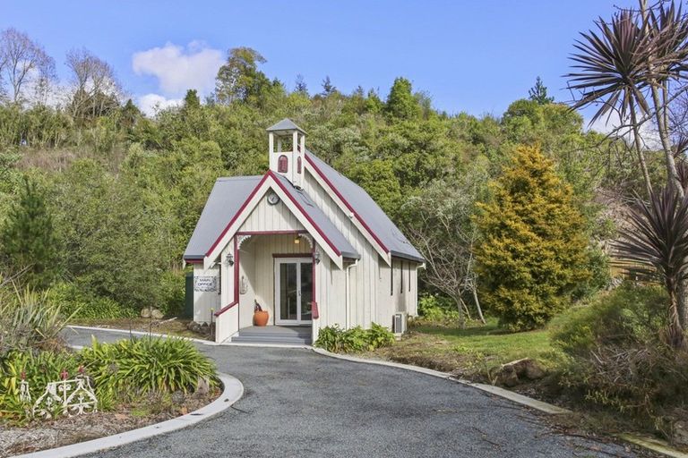 Photo of property in 59 Chamberlain Road, Bombay, 2675