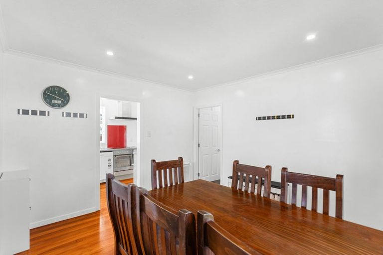 Photo of property in 15 Prestons Road, Redwood, Christchurch, 8051