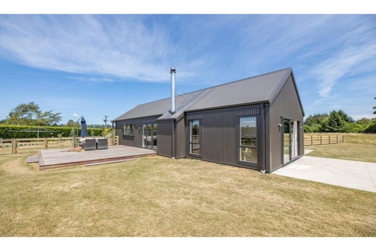 Photo of property in 32 Cridges Road, Darfield, 7510