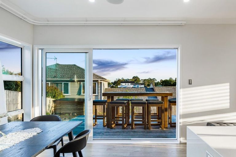 Photo of property in 2 Tauwaka Crescent, Riverhead, 0820